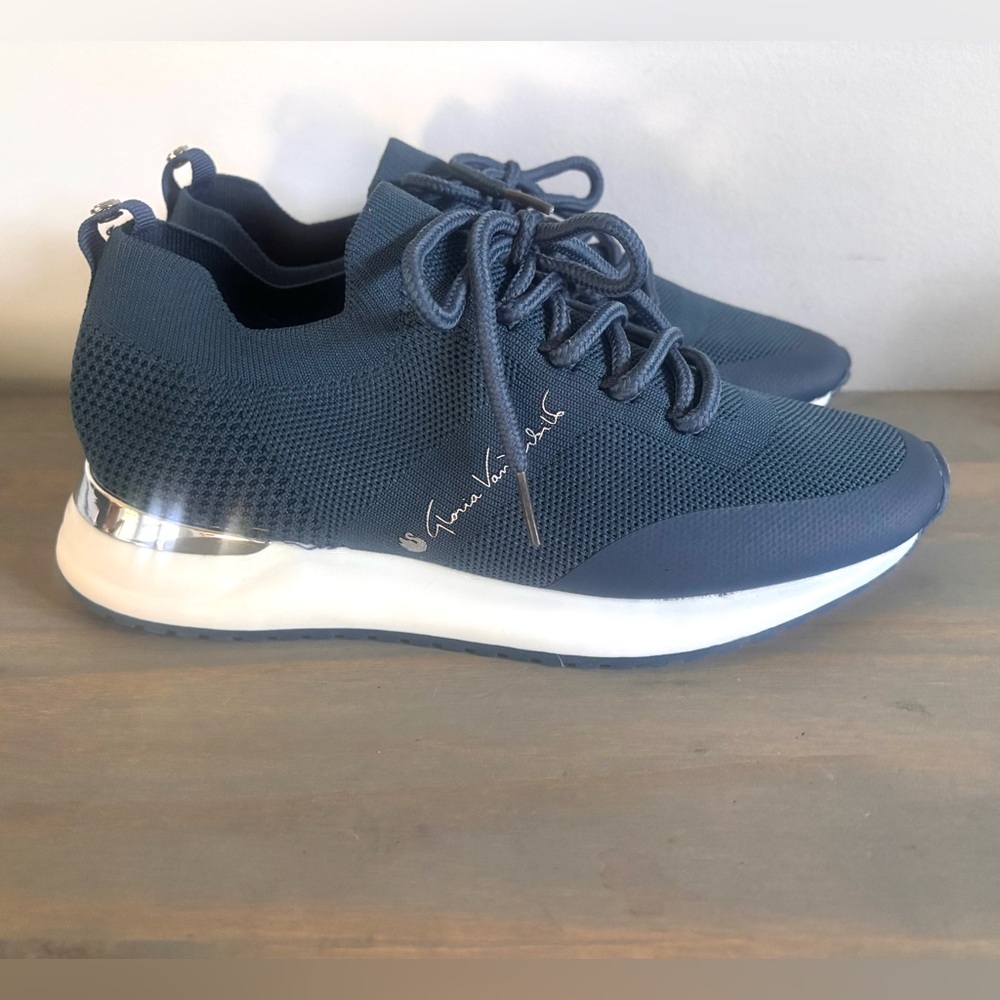 Gloria Vanderbilt Navy Blue “Lauren” Fashion Sneaker/ Athletic Casual Shoe Sz 6